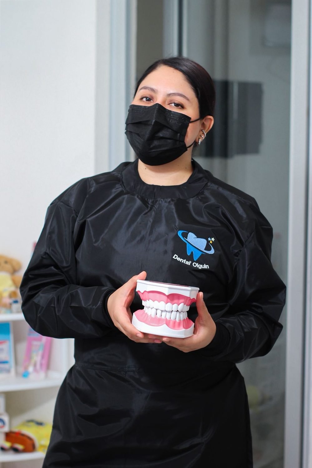 C.D. Martha Olguín Cabrales, cirujana dentista en Dental Olguín